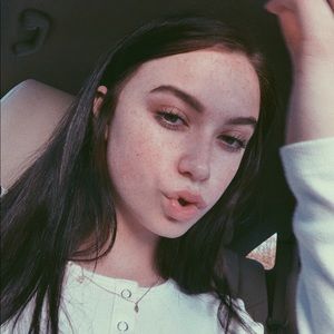 Meet your Posher, Alyssa
